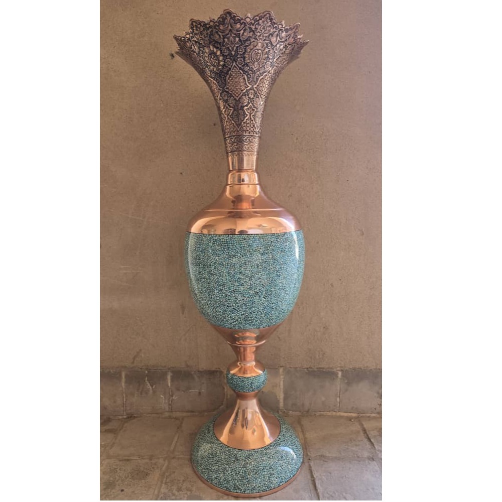 کنارسالنی فیروزه کوب